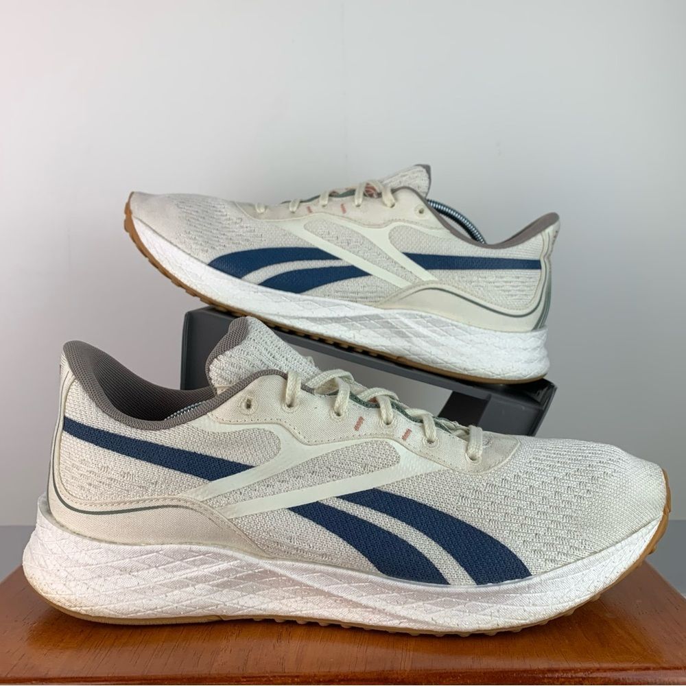 NWOB Reebok Men’s Floatride Energy Grow - White/Brave Blue running shoes size 12